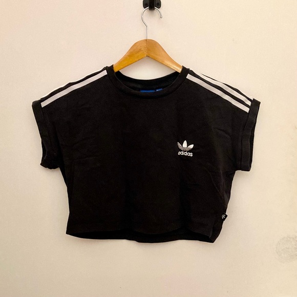 Adidas large crop top short sleeved shirt. - Picture 1 of 3